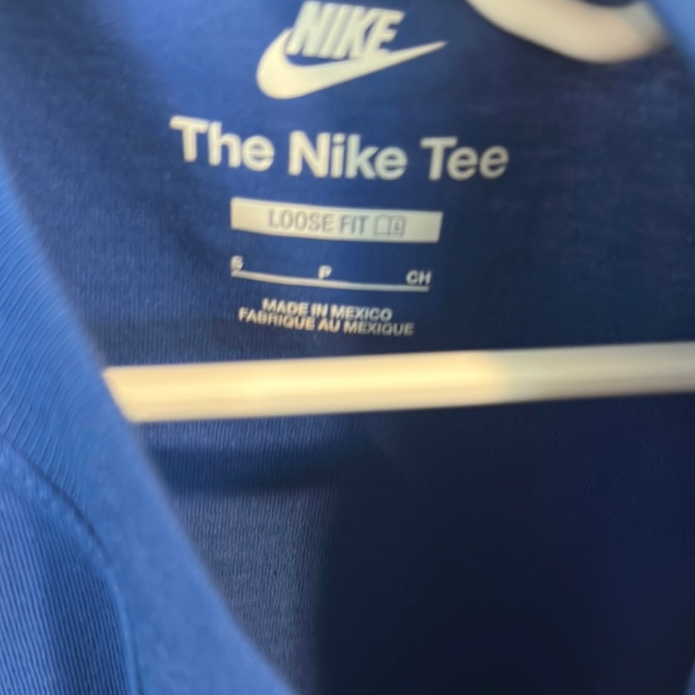 Nike Blue Graphic T-Shirt with matching shorts - Picture 6 of 6